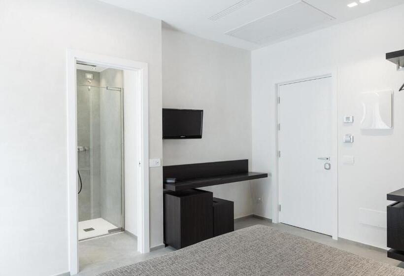 オーシャンビュースーペリアールーム, Commodore