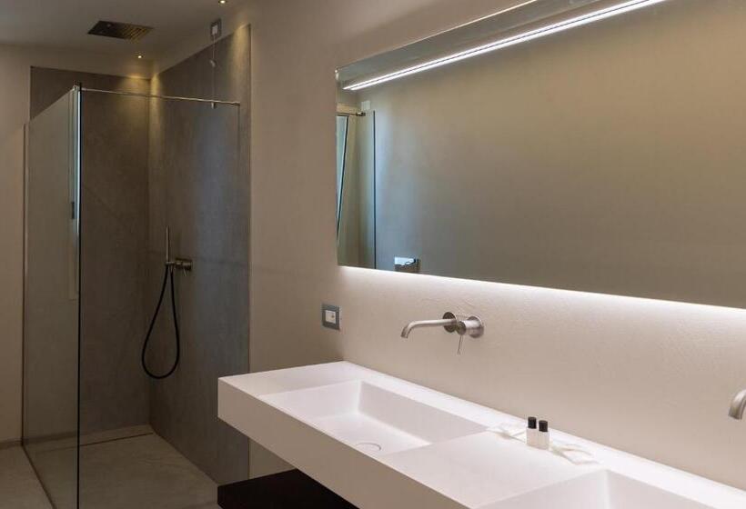 スイート, Commodore