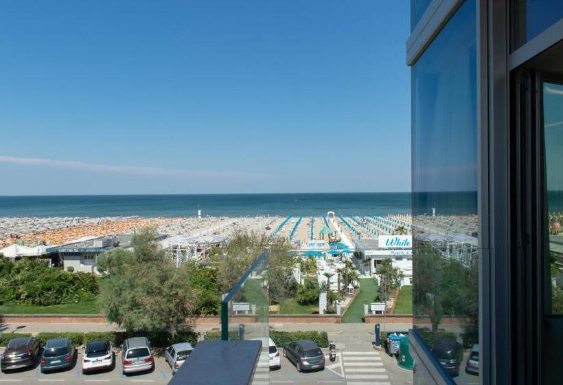 スイート, Commodore