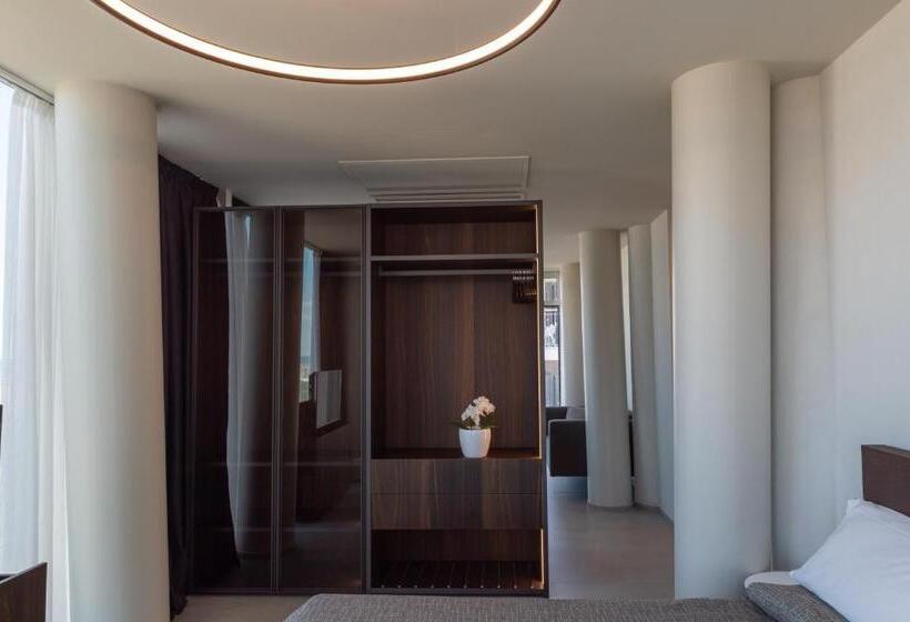 スイート, Commodore