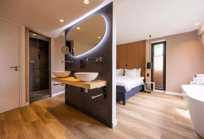 Deluxe Room, De Sterrenberg   Adults Only