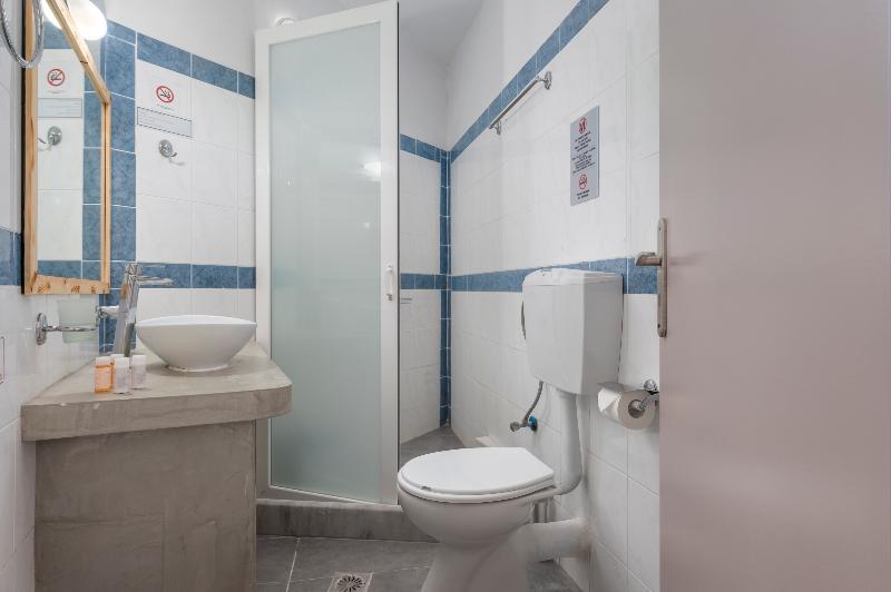 景色の見えるスタンダード4人部屋, Gizis Exclusive