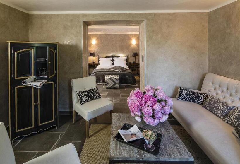 جناح جونيور, Hostellerie Les Gorges De Pennafort