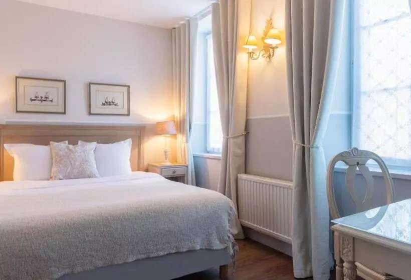 ガーデンビュースタンダードルーム, Hôtel Traiteur Les Ormes, The Originals Relais