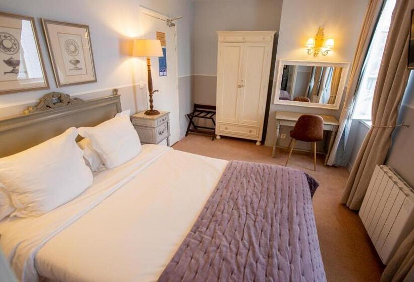 Номер Стандарт Вид на Сад, Hôtel Traiteur Les Ormes, The Originals Relais