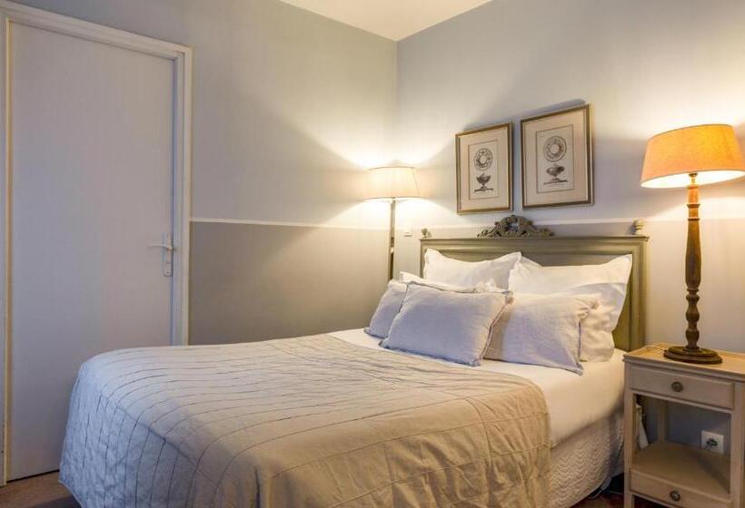 Номер Стандарт Вид на Сад, Hôtel Traiteur Les Ormes, The Originals Relais