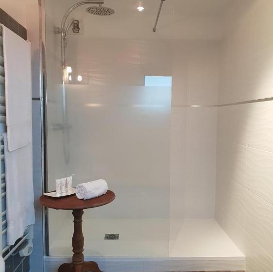 Номер Superior, Hôtel Traiteur Les Ormes, The Originals Relais
