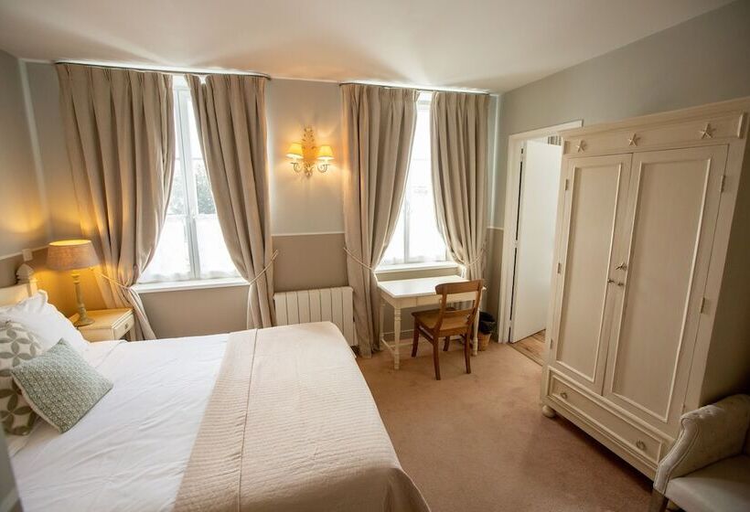 Номер Стандартный с Видом, Hôtel Traiteur Les Ormes, The Originals Relais