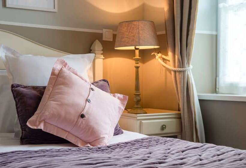 Номер Стандартный с Видом, Hôtel Traiteur Les Ormes, The Originals Relais