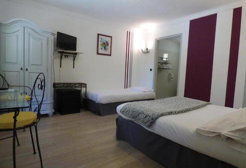 Standard Triple Room with Terrace, Hôtel Lou Caleù Restaurant Le Rocher Des Abeilles