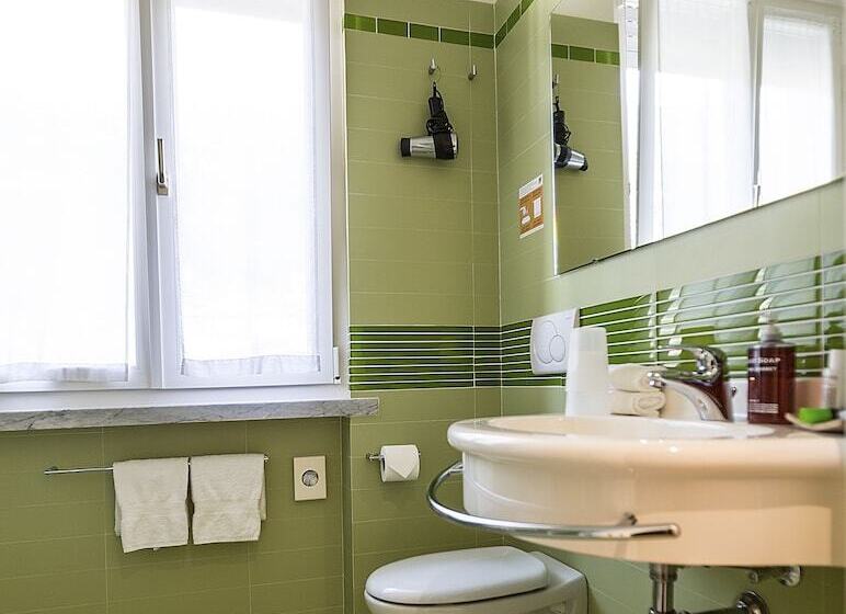 Номер Стандарт Вид на Озеро, Meridiana