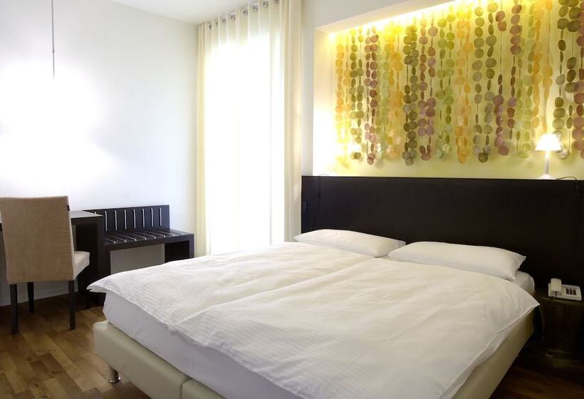 Номер Стандарт Вид на Горы, Meridiana