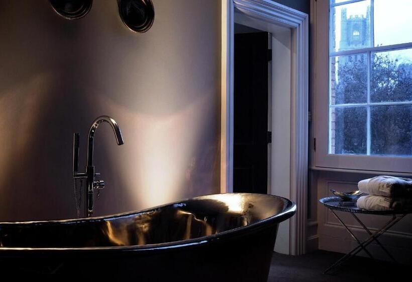 חדר סטנדרט, Poets House