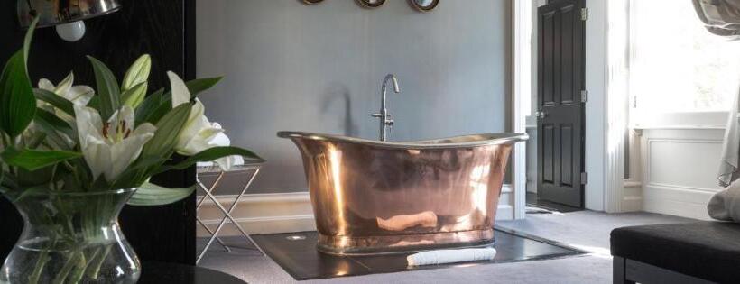 חדר סטנדרט, Poets House