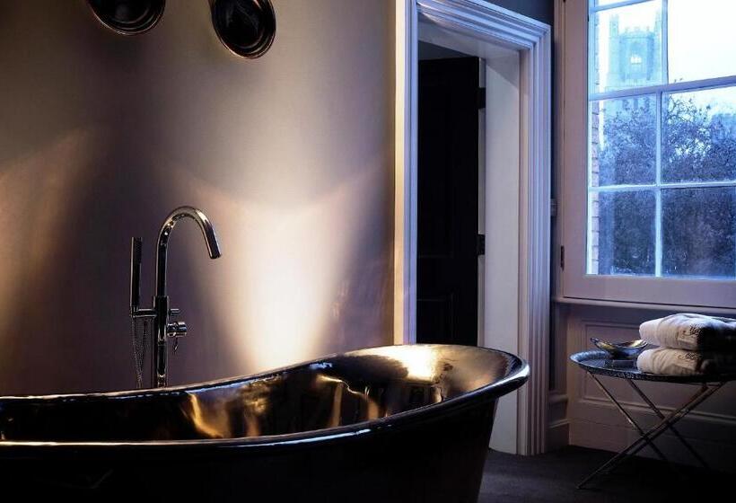 חדר סטנדרט, Poets House