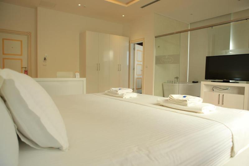 ジュニアスイート, Prestige  Tirana