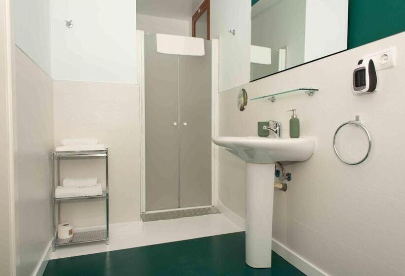 اتاق استاندارد با چشمانداز باغ, Almunia