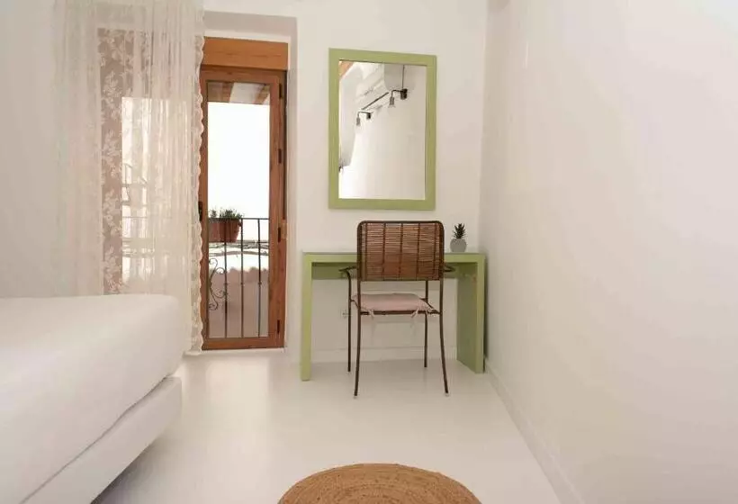 اتاق استاندارد با بالکن, Almunia