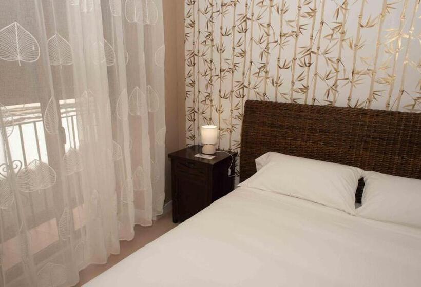 اتاق استاندارد یک تخته با بالکن, Almunia