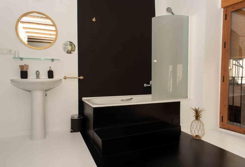 اتاق استاندارد با بالکن, Almunia