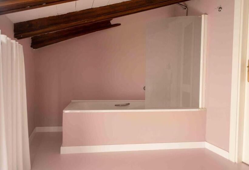 اتاق پنت هاوس, Almunia