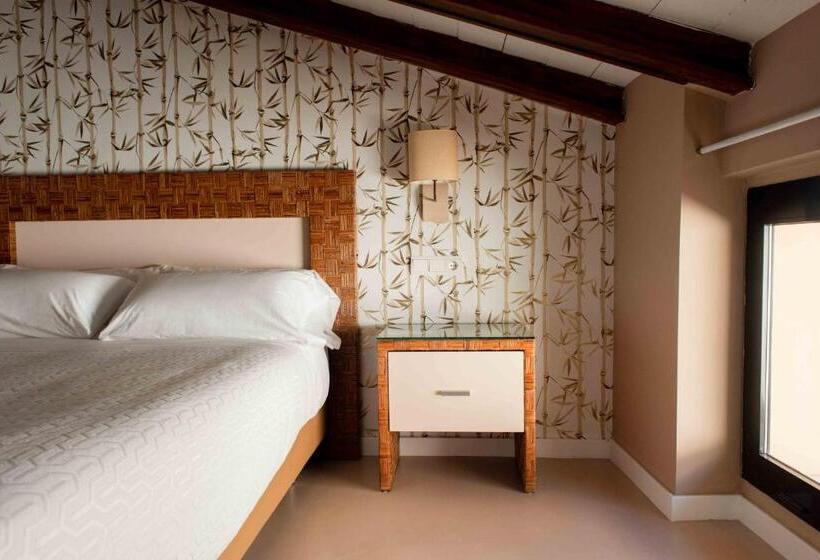 اتاق پنت هاوس, Almunia