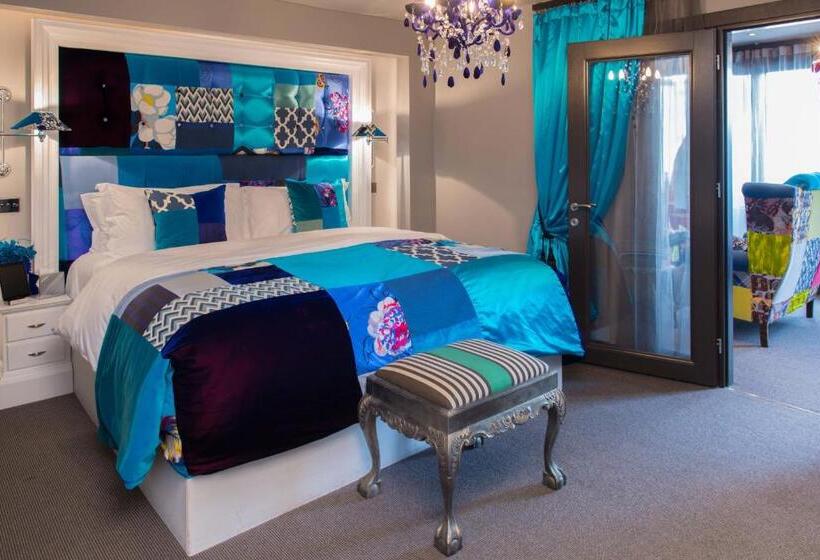 סוויטת פנטהאוז, The Exhibitionist