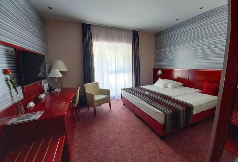 스탠다드 룸, Veronika