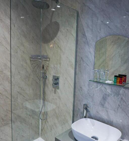 标准间, Wroxall Abbey