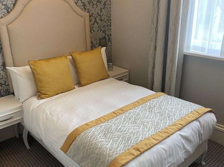 标准间, Wroxall Abbey