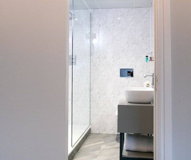 スーペリアールーム, Wroxall Abbey