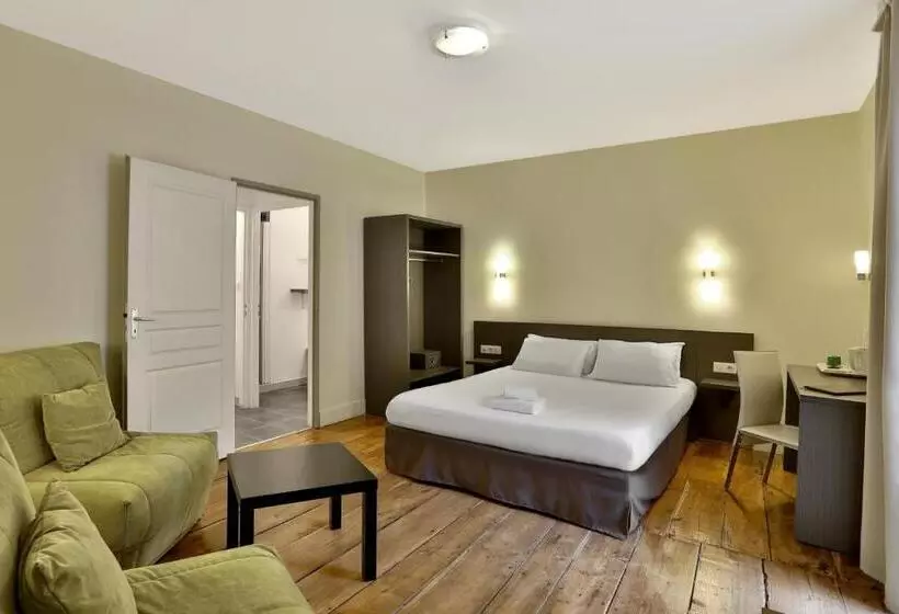Standard Kolmen Hengen Huone, Auberge Dupuytren