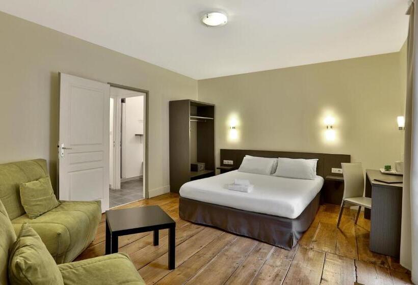 Семейный Номер, Auberge Dupuytren