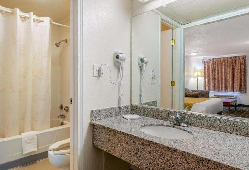 디럭스 룸, Hilliard Motor Lodge