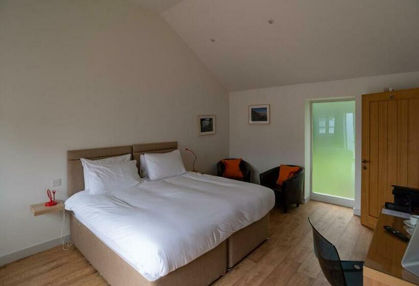 Номер Deluxe, Mjpattheshepherds