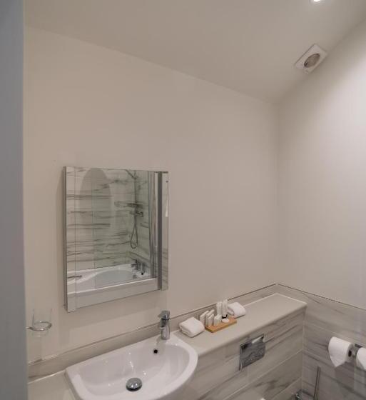 Номер Deluxe, Mjpattheshepherds