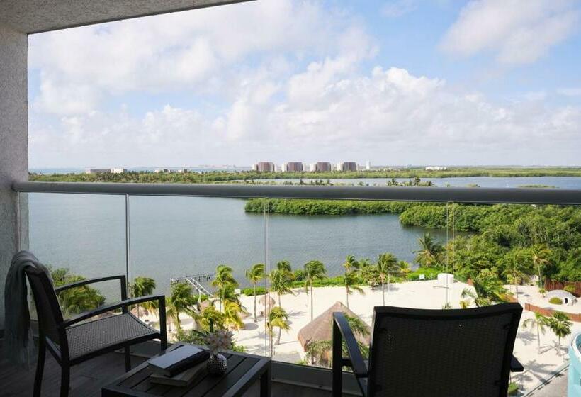 Standard Studio King Bed