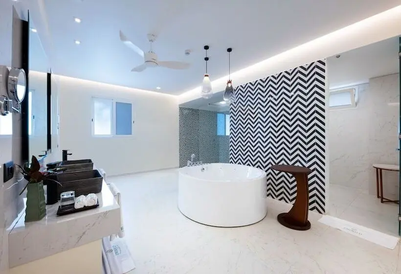 سوئیت اجرایی با تخت کینگ, The Mora Zanzibar   Luxury All Inclusive