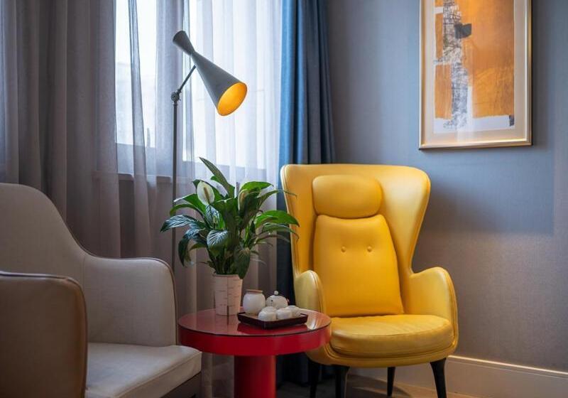 اتاق لوکس, Lanou Hotel Chongqing Hongou Square Wanzhou Guanyinyan
