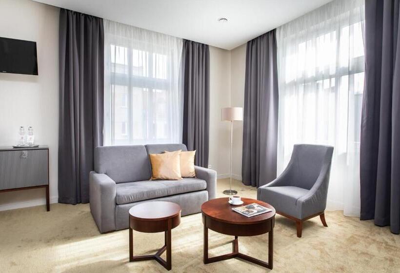 استودیوی استاندارد, Jakubowy