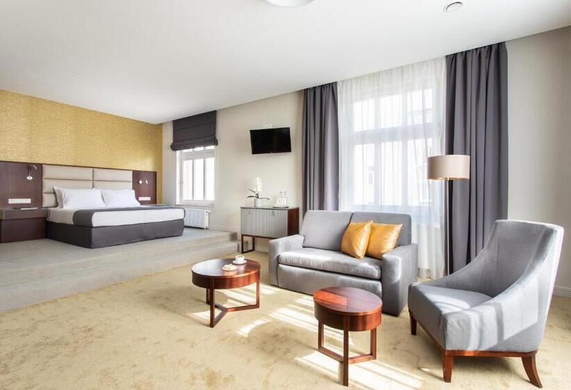 استودیوی استاندارد, Jakubowy