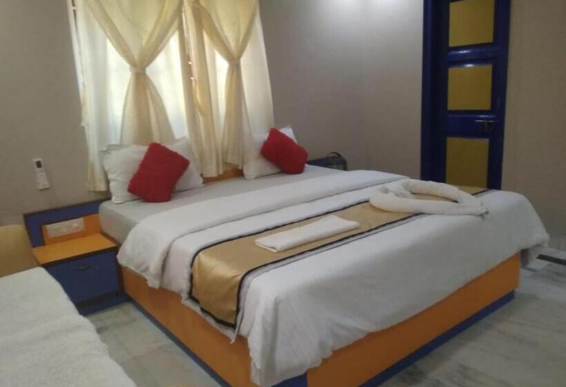豪华房间, Prabhat Beach Resort