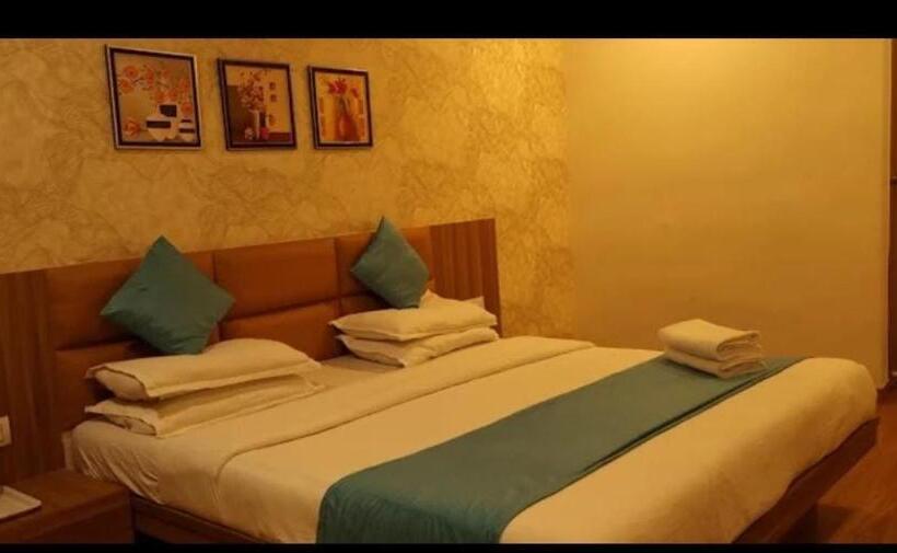 اتاق لوکس, Rudra Regency