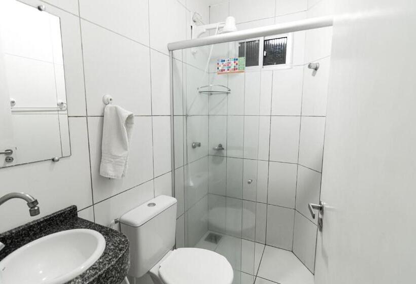 标准三人间, Aeroporto Montese Star