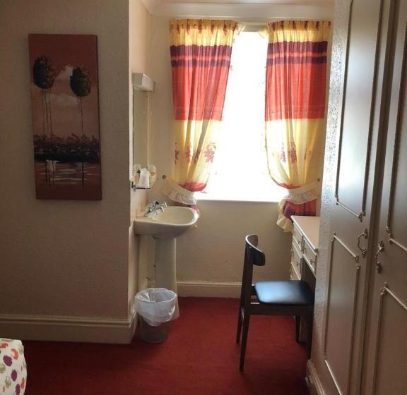 اتاق استاندارد, Athol Blackpool