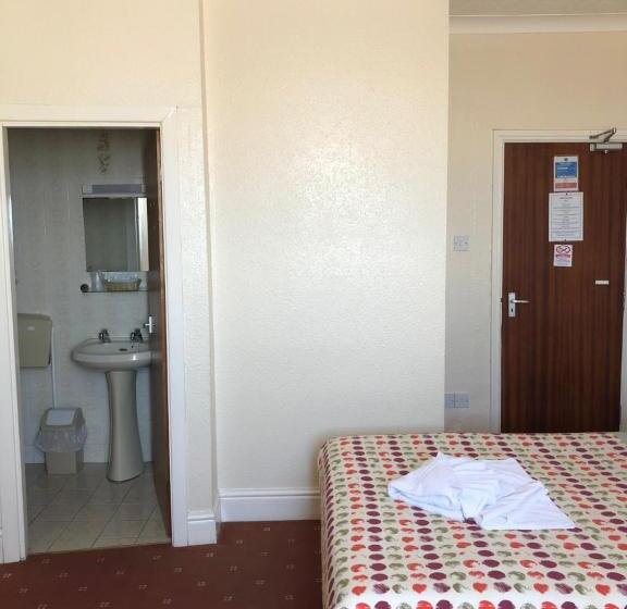 اتاق استاندارد چهار تخته با چشم‌انداز دریا, Athol Blackpool