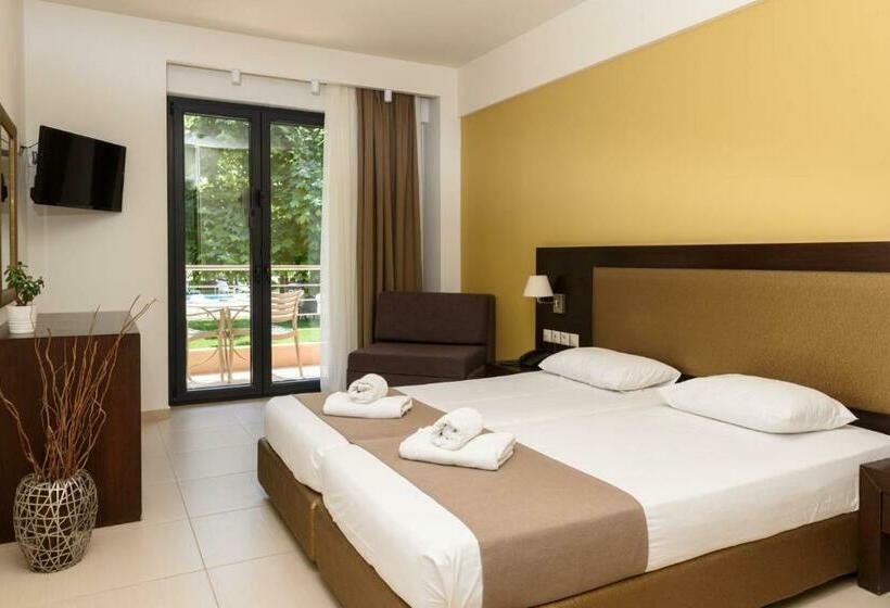 Номер Стандарт Вид на Море, Giannoulis