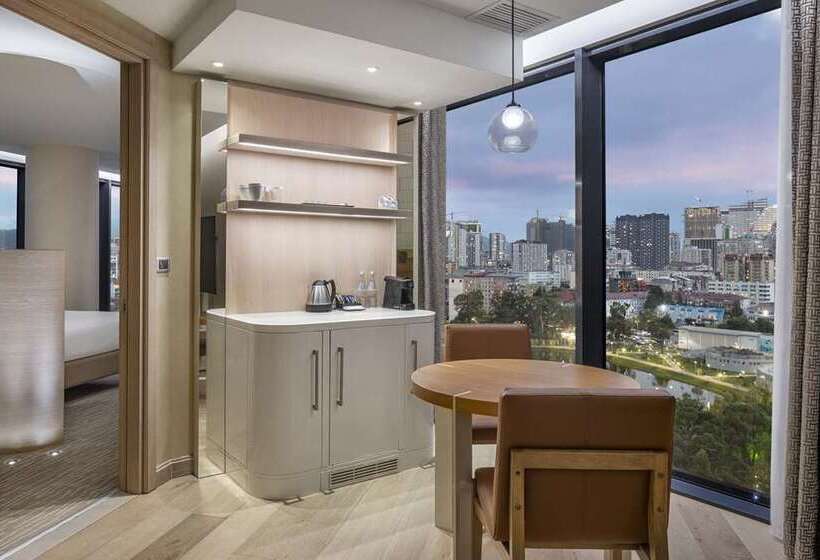 سوییت, Hilton Batumi
