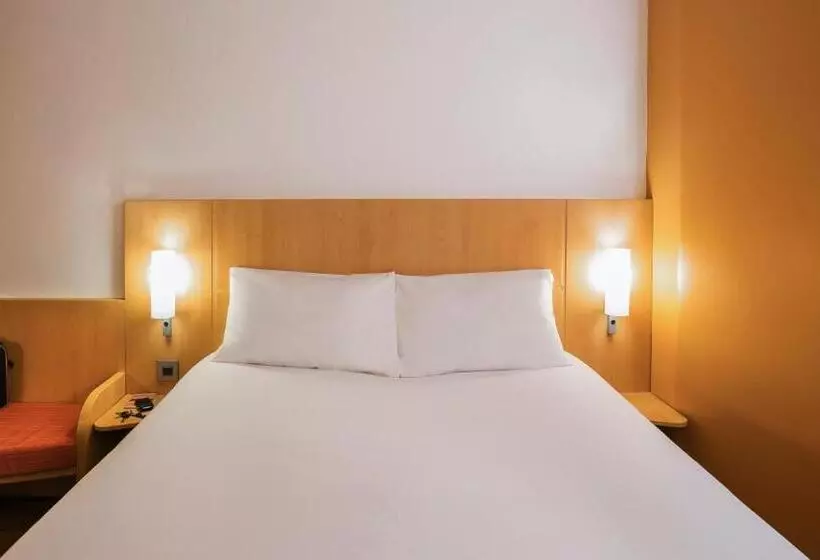 اتاق استاندارد با تخت دوبل, Ibis Lagos Ikeja
