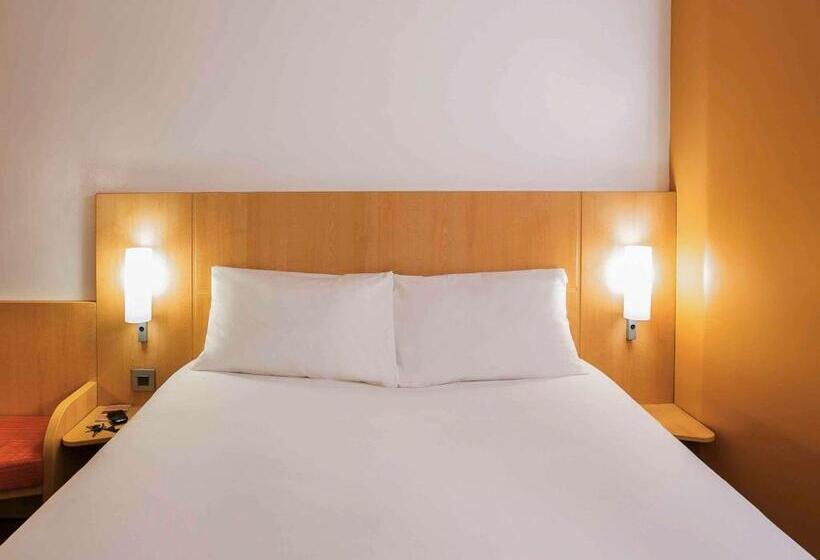 اتاق استاندارد با تخت دوبل, Ibis Lagos Ikeja